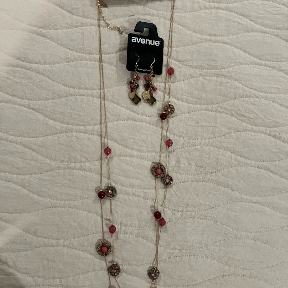 Avenue Pink and Gold Women's Jewelry Set. (010A)